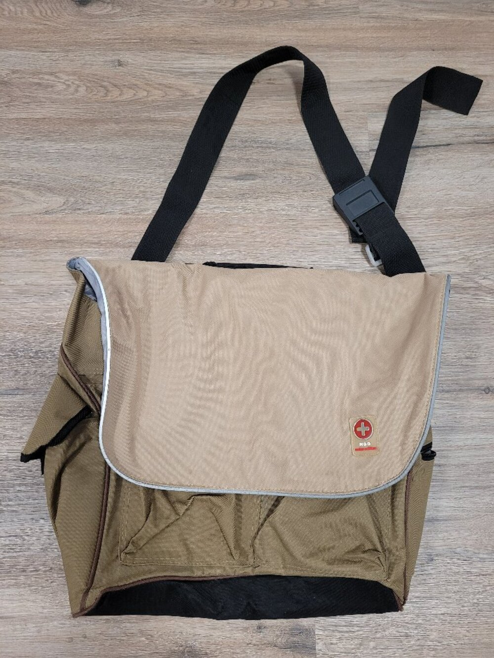 NGG Swiss Edition Professional Shoulder Bag – Green Black Laptop Books
